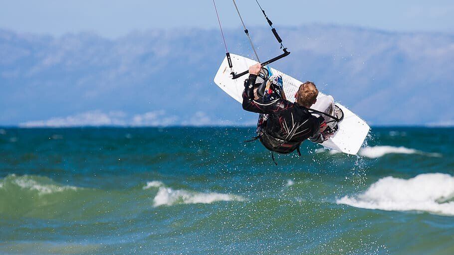 The Best Kitesurfing Spots in Kenya